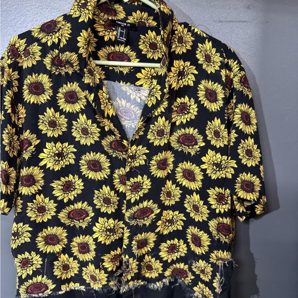 Forever 21 cropped Black and Yellow Sunflower Shirt